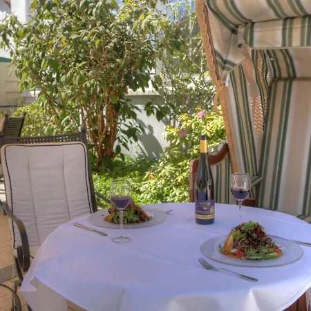 Seetelhotel Esplanade Mit Aurora Zwei Als Rueckzugsorte Mit Stil, Genuss Und Geschichte Heringsdorf (Usedom)
