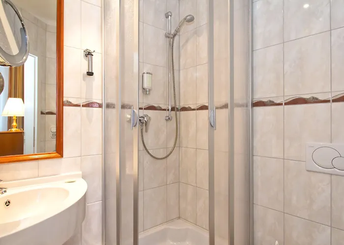 Hotel Seetelhotel Esplanade Mit Aurora 3*